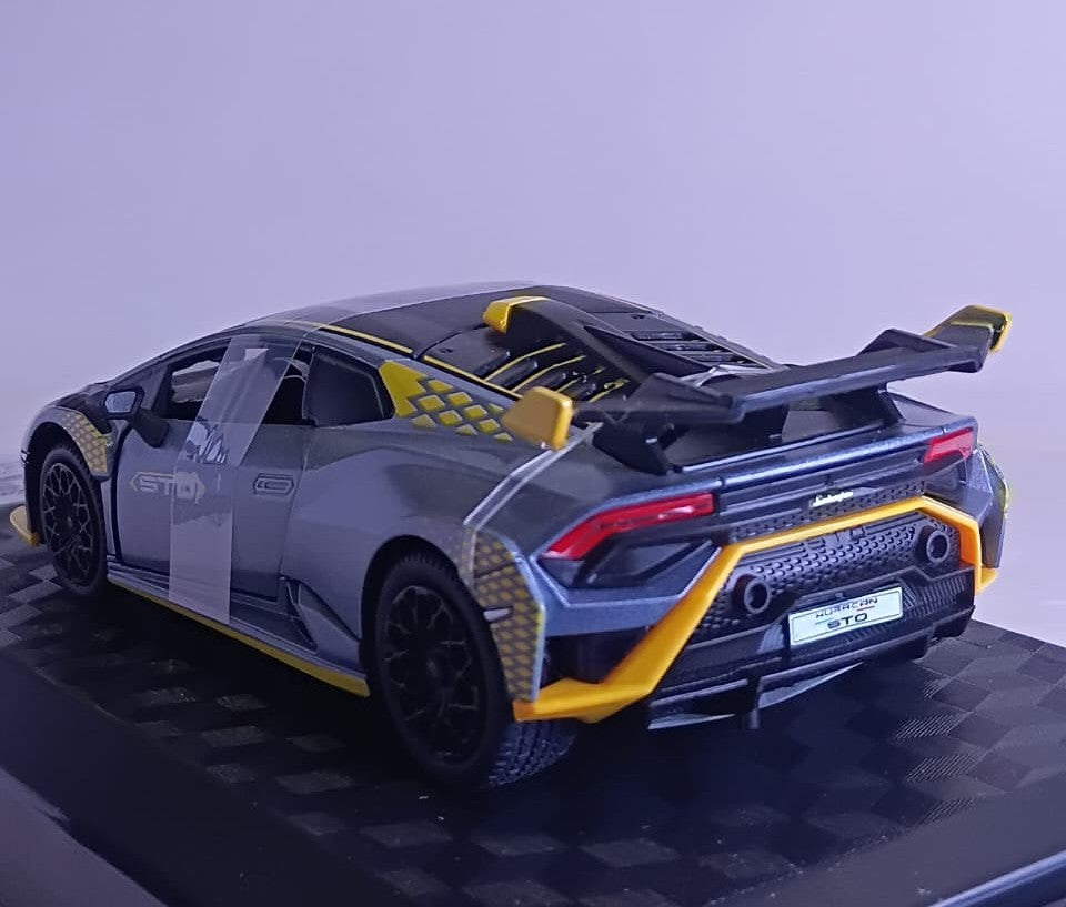 CCA LAMBORGHINI HURACAN STO 1:32 DIECAST MODEL 88716A GRAY