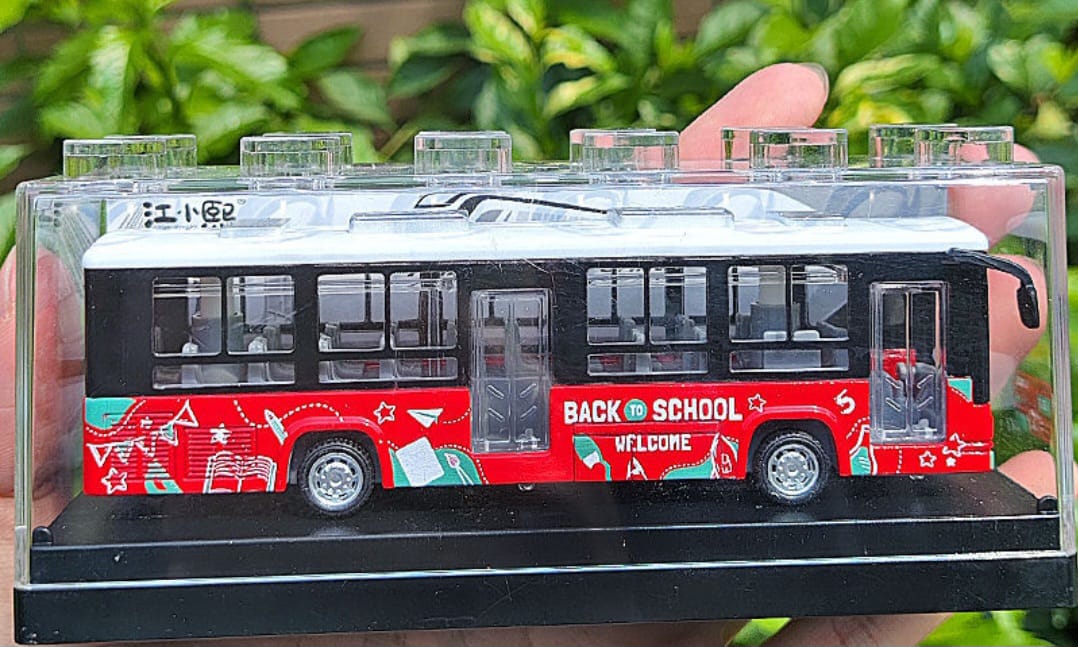DIECAST MODEL 1/64 TRAVEL BUS
