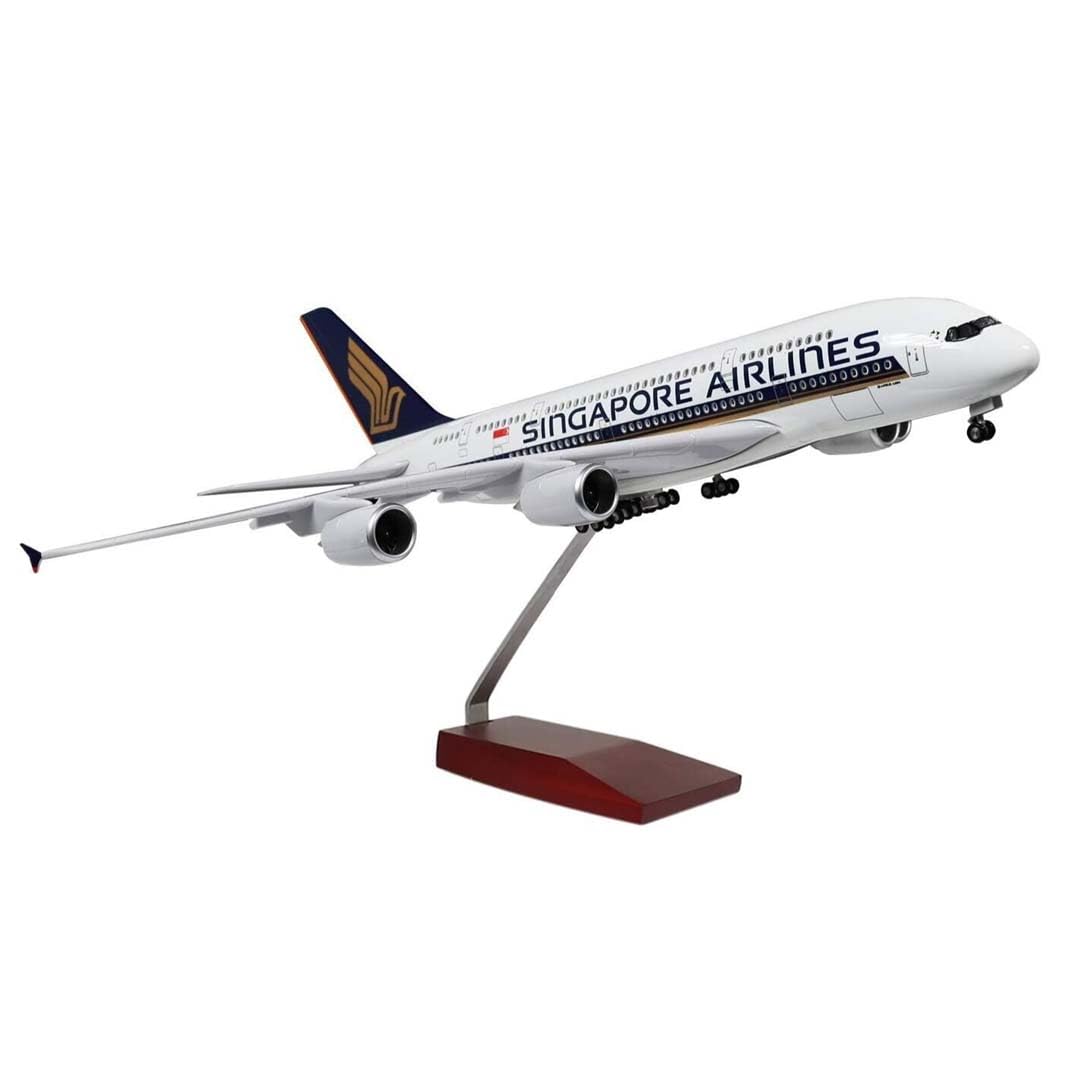AIRPLANE DIE CAST SINGAPORE AIRLINES AIRBUS A380 WITH LED LIGHT DISPLAY 47CM