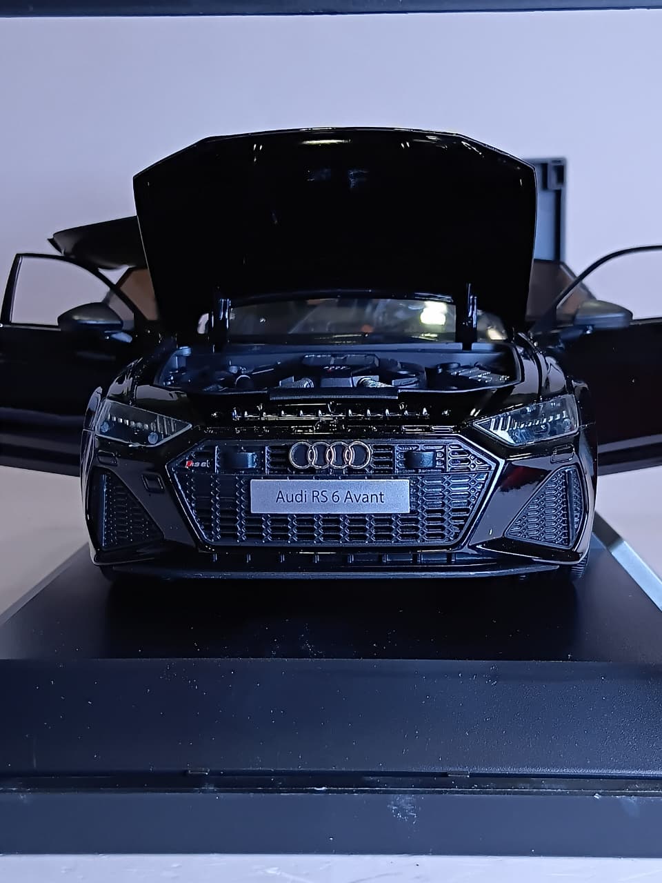 1:18 H1152 DIE CAST AUDI RS 6 AVANT MODEL BLACK