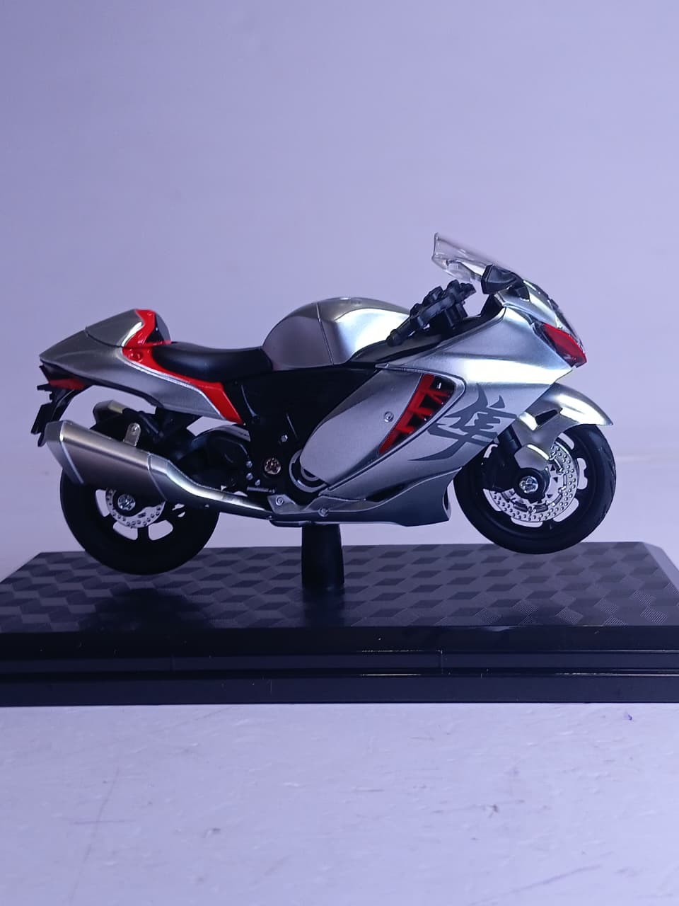 HAYABUSA M18-5B 1:18 SUZUKI DIE-CAST BIKE MODEL SILVER/BLACK