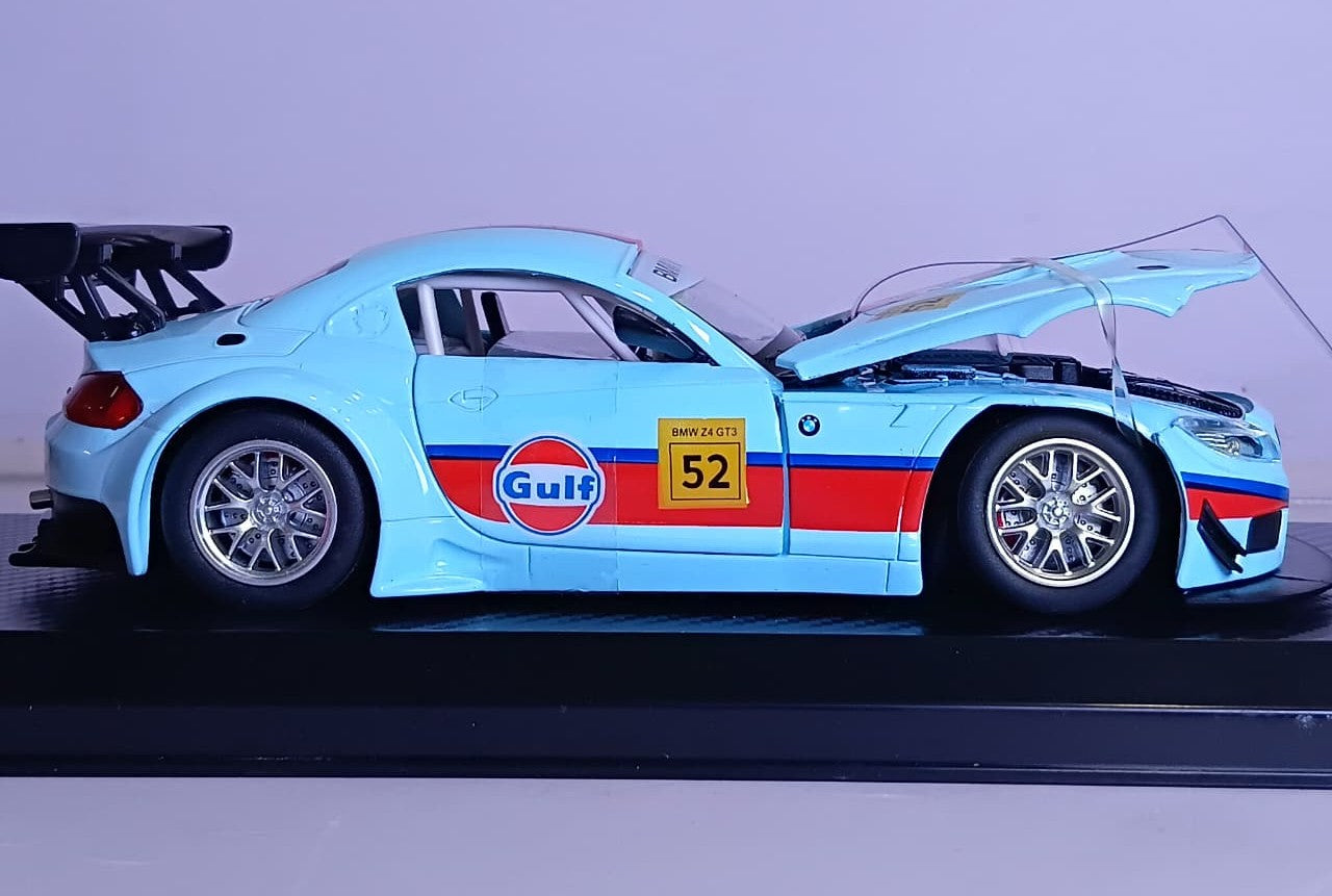 CCA GULF BMW Z4 GT3 1:24 DIECAST MODEL 68299T WHITE ORANGE