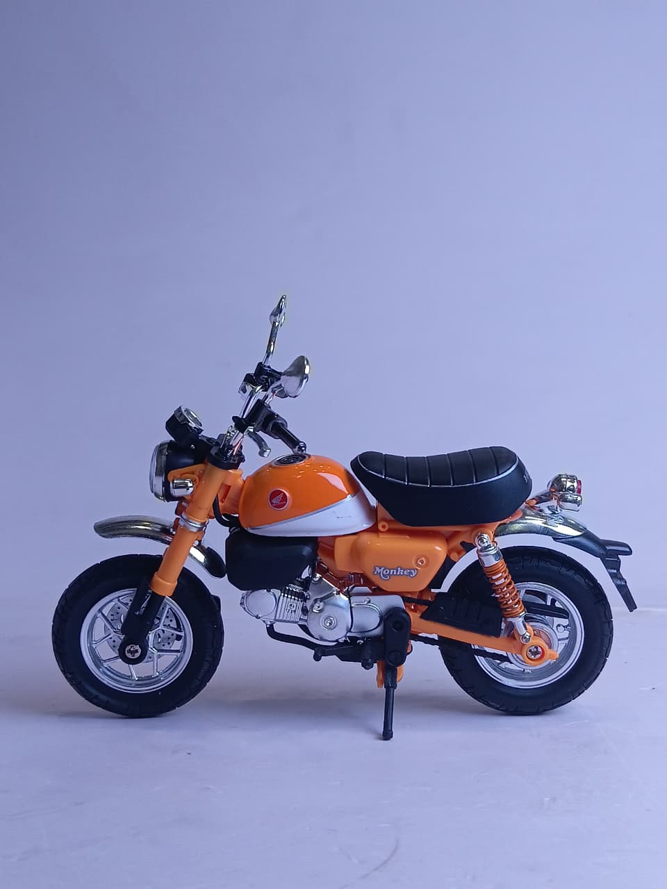 F3 HONDA MONKEY 125 1:12 MODEL M12-20A COLOUR ORANGA / BLACK