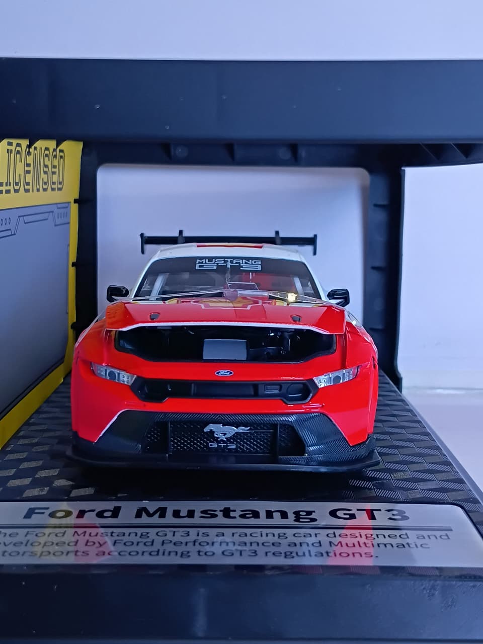 CCA FORD MUSTANG GT3 SHELL V POWER  1:24 DIECAST MODEL 862293E WHITE RED