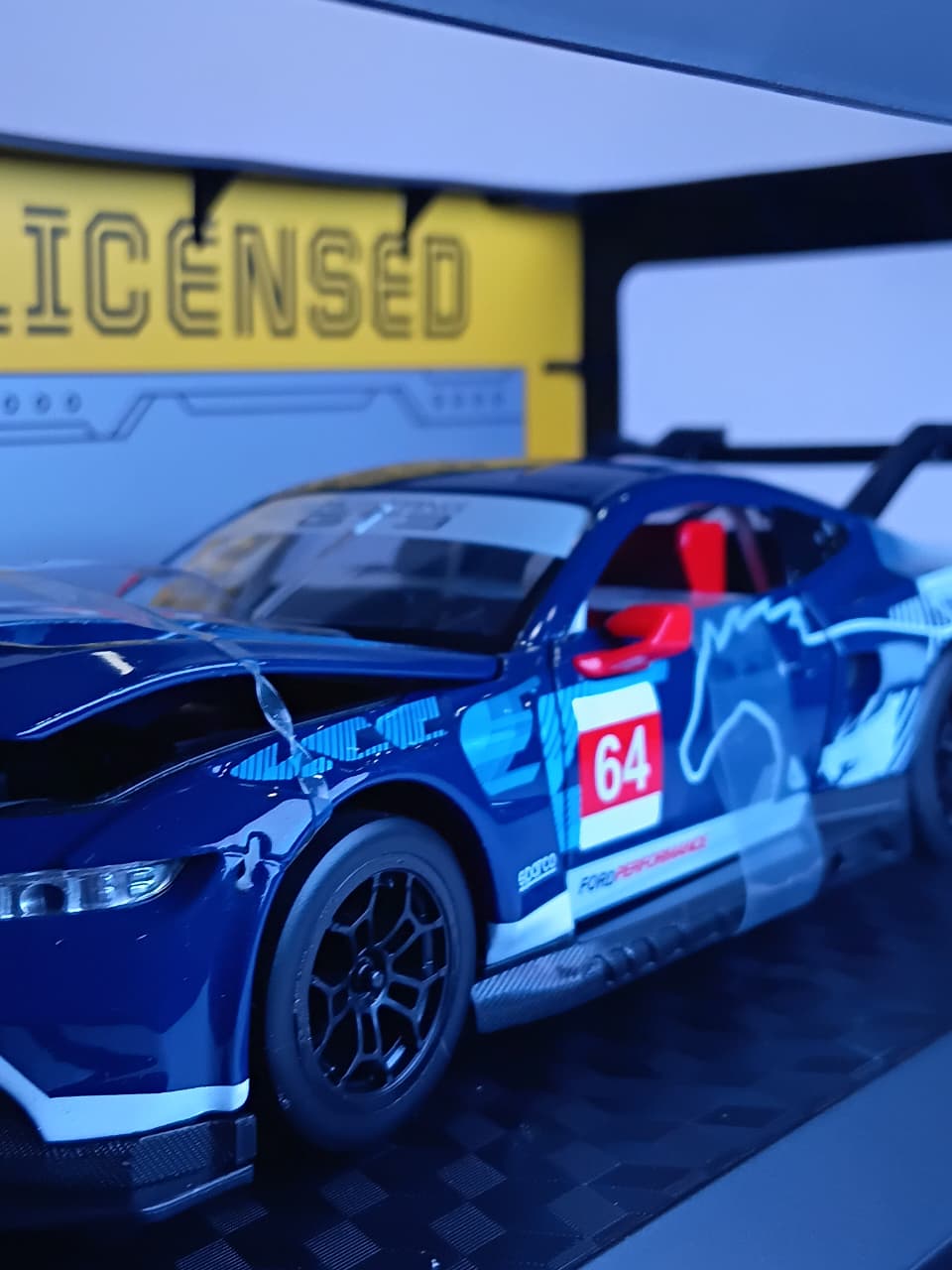 CCA FORD MUSTANG GT3 1:24  DIECAST SCALE MODEL 862293A BLUE