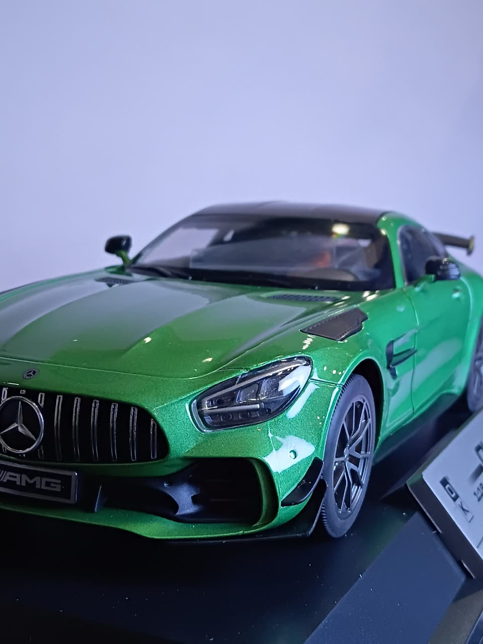 1:18 ALLOY CAR K1-03-A AMG ALLOY CAR DIE-CAST MODEL GREEN