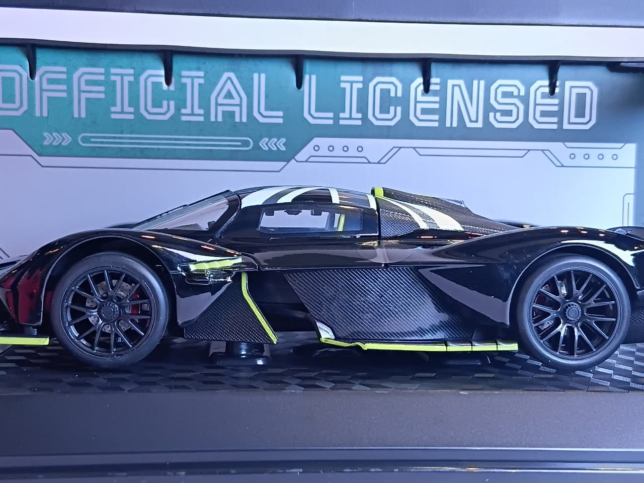 CCA ASTON MARTIN VALKYRIE 1:23 DIECAST MODEL 862298A BLACK