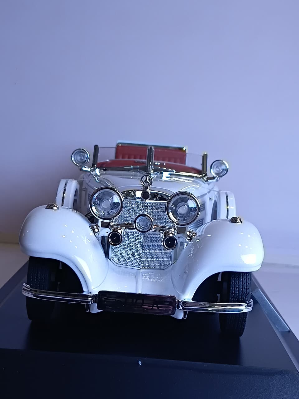 1:18 ALLOY CAR 500K K1-08-A DIE-CAST MODEL WHITE
