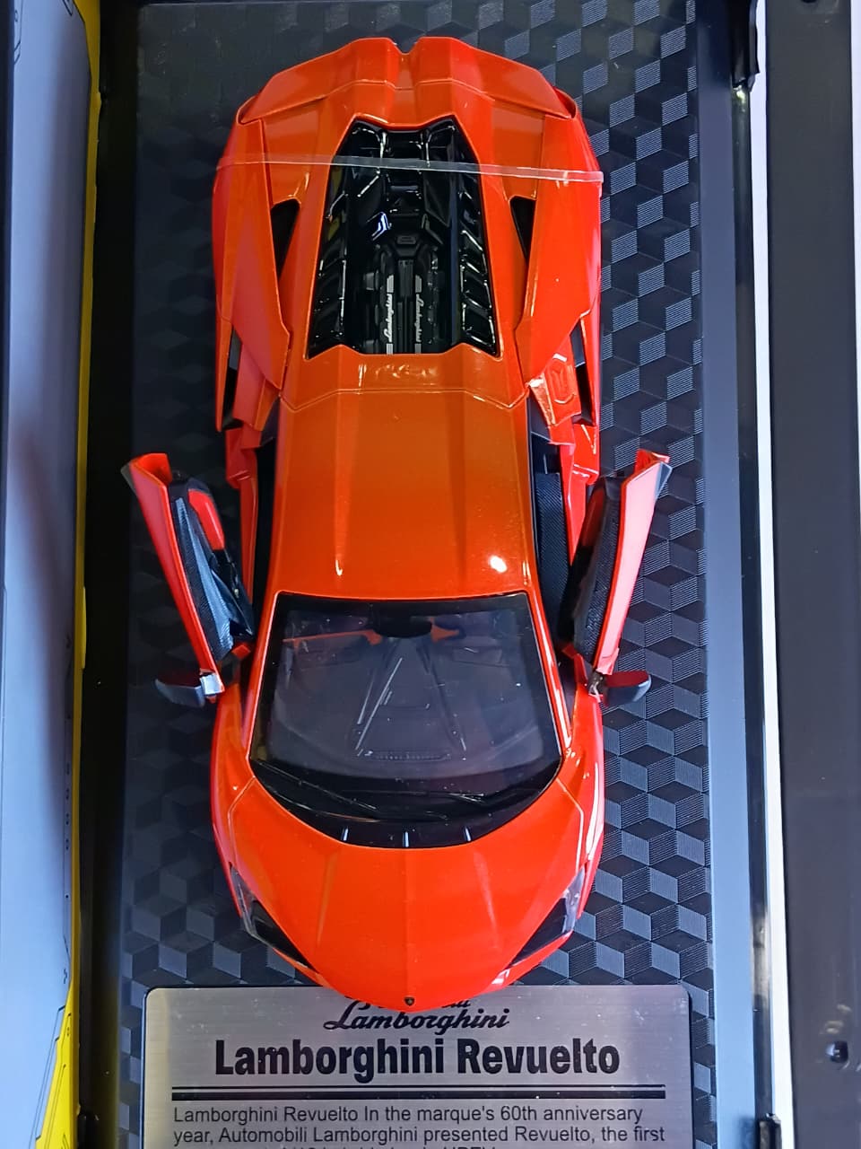 CCA LAMBORGHINI REVUELTO 1/24 SCALE ORANGE 68286K