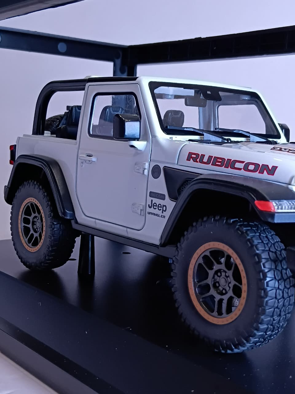 1:18 ALLOY CAR K1-13-A RECON JEEP RUBICON DIE-CAST MODEL WHITE