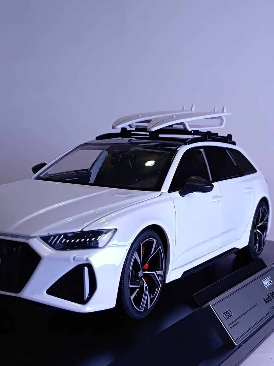 1:18 H1152 DIE CAST AUDI RS 6 AVANT MODEL WHITE