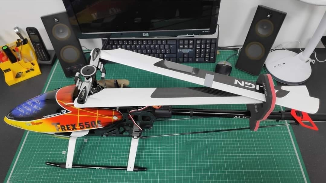 ALIGN T-REX 550E  RC  HELICOPTER