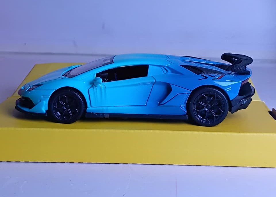 CCA LAMBORGHINI AVENTADOR SVJ 1/36 12005 SKY BLUE & BLUE DIECAST MODEL