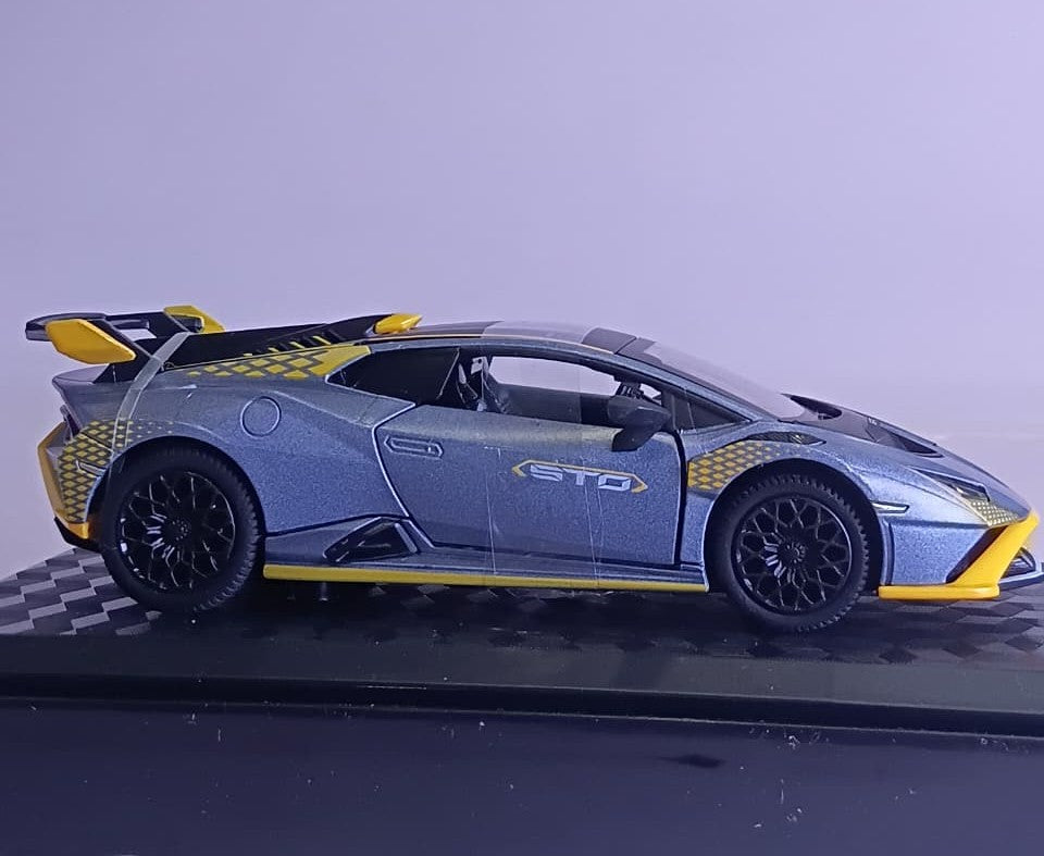 CCA LAMBORGHINI HURACAN STO 1:32 DIECAST MODEL 88716A GRAY