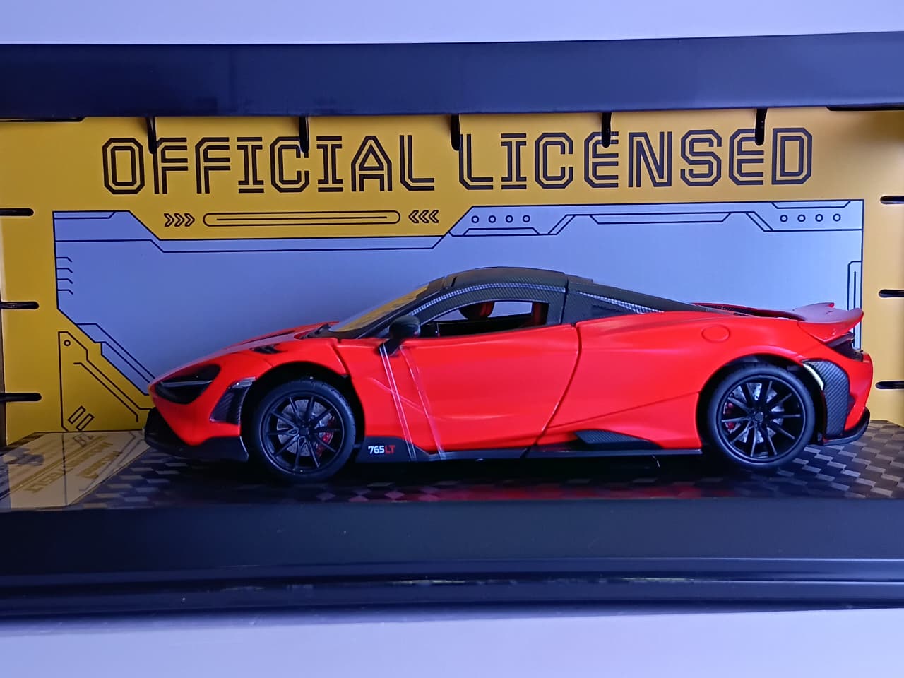 CCA MCLAREN 765 LT 1/24 SCALE ORANGE & BLACK 68281K