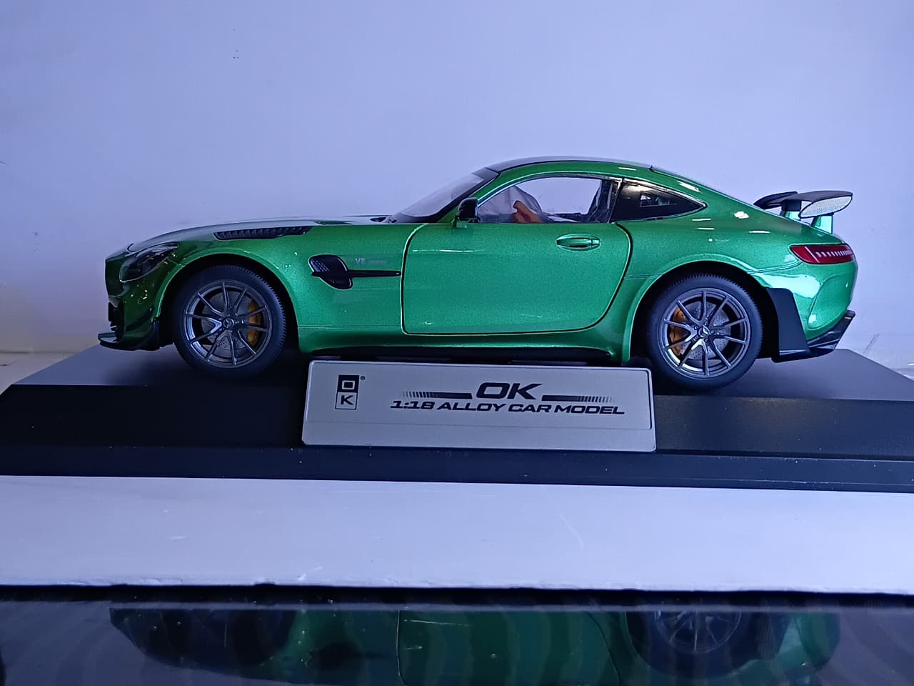 1:18 ALLOY CAR K1-03-A AMG ALLOY CAR DIE-CAST MODEL GREEN