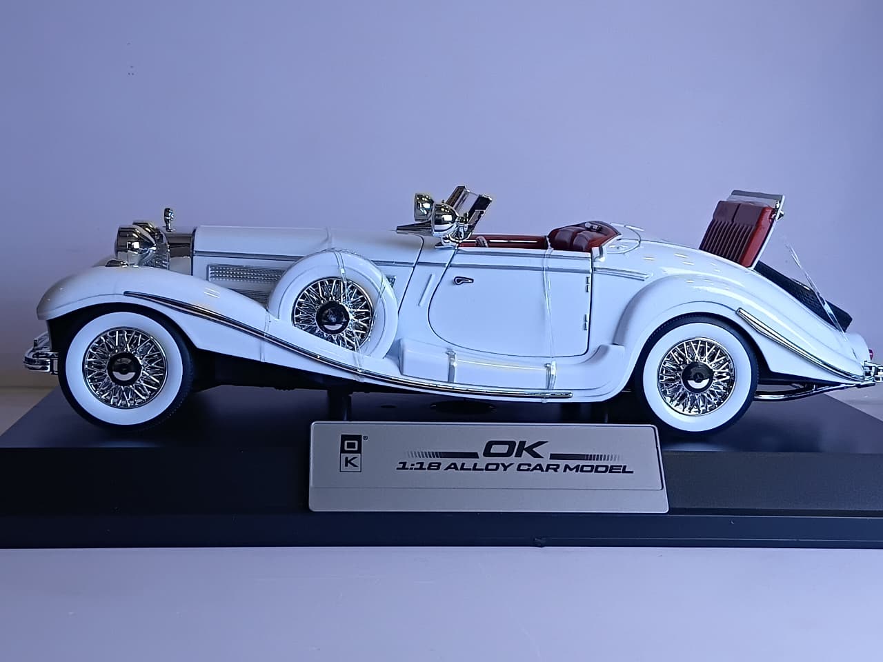 1:18 ALLOY CAR 500K K1-08-A DIE-CAST MODEL WHITE