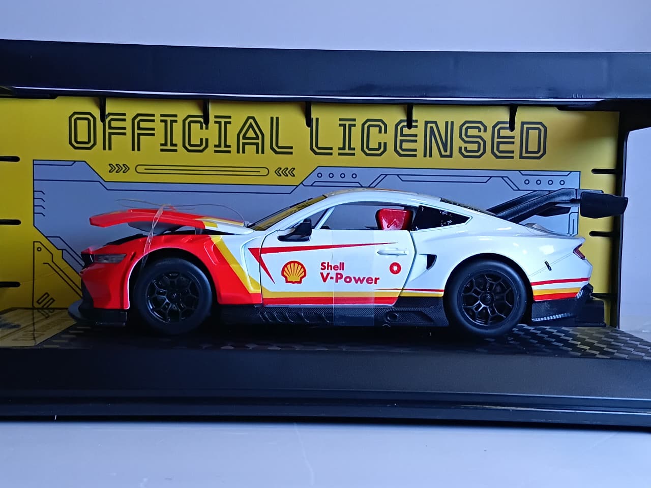 CCA FORD MUSTANG GT3 SHELL V POWER  1:24 DIECAST MODEL 862293E WHITE RED