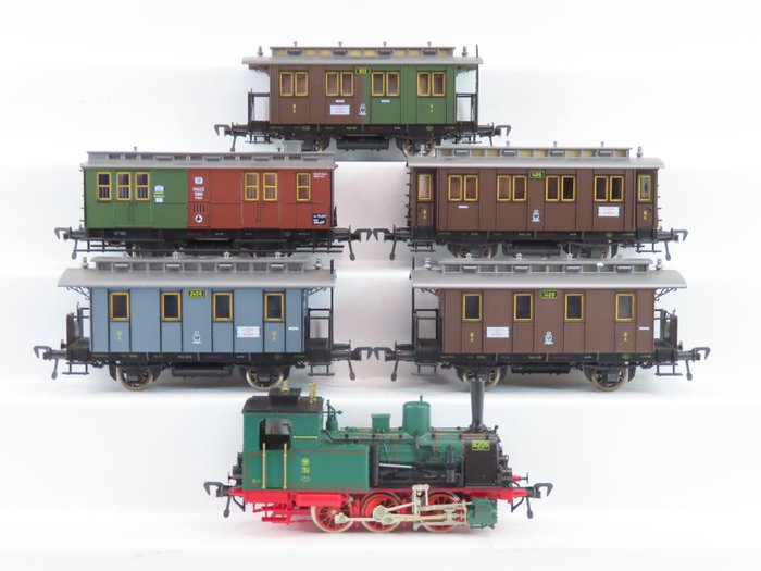 FLEISCHMANN H0 4882 PASSENGER TRAIN SET 6-PIECES