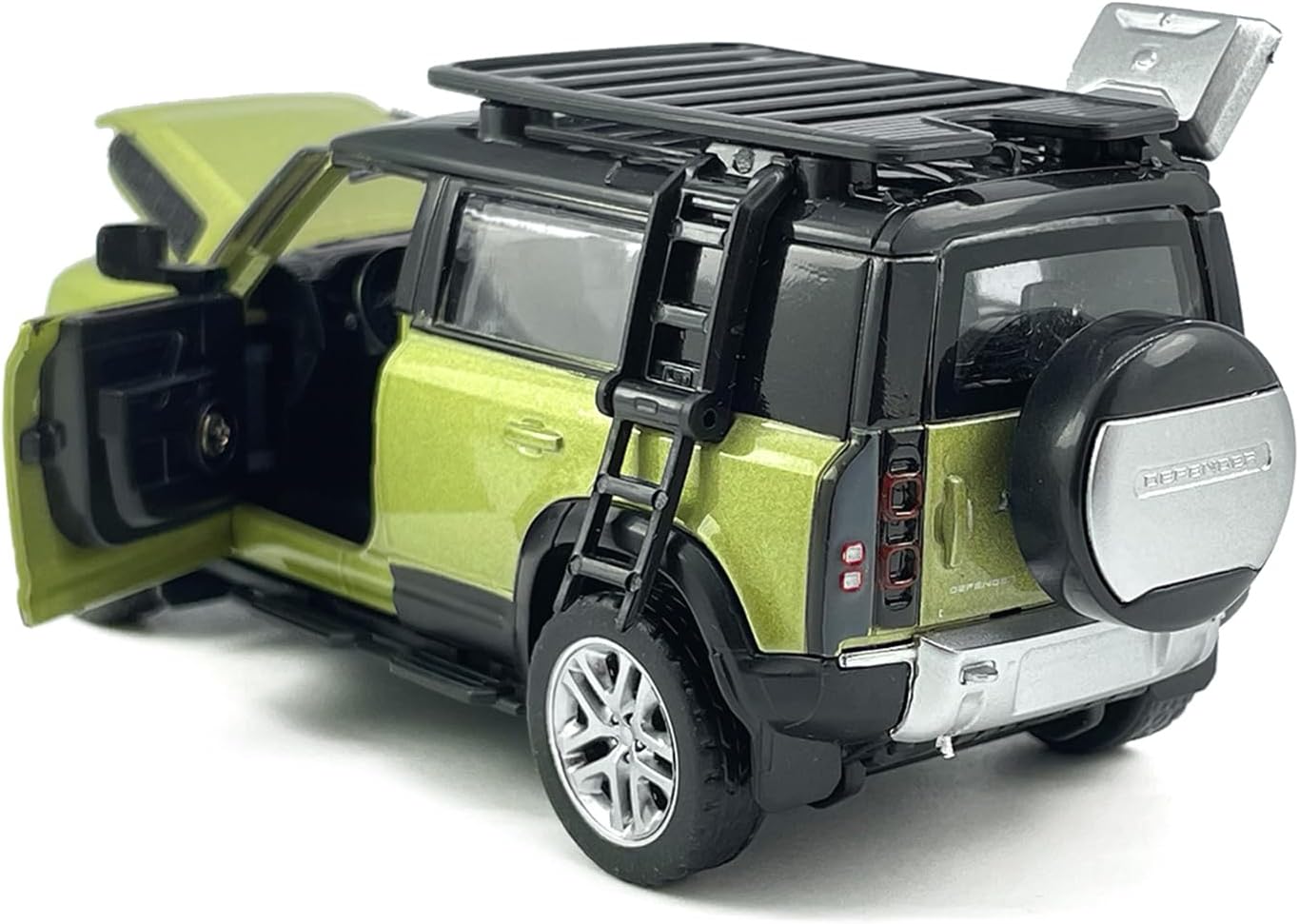 CCA LAND ROVER DEFENDER 110 1:43 SCALE