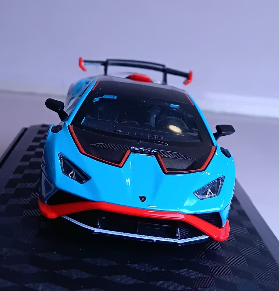 CCA LAMBORGHINI HURACAN STO 1:31 DIECAST MODEL 88716A BLUE