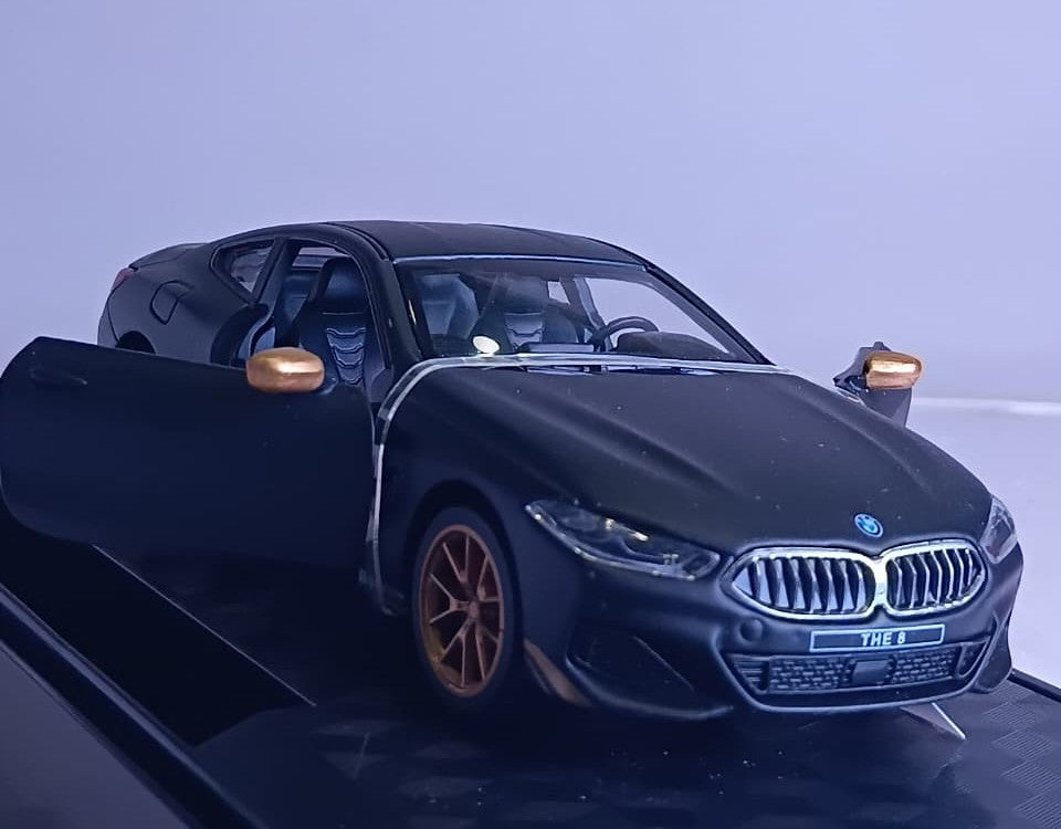 CCA BMW M850i 1:35 DIECAST MODEL 88475K GRAY