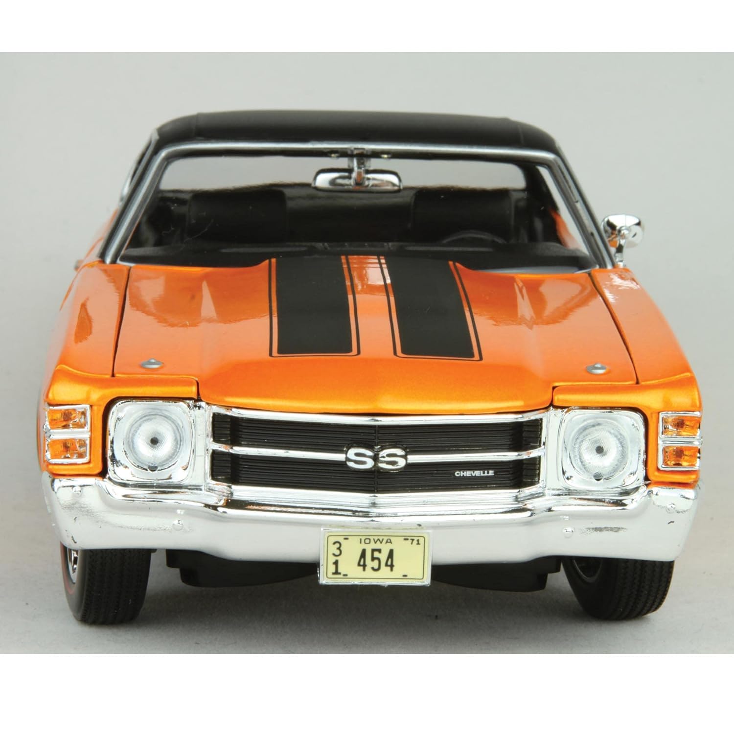 MAISTO  CHEVROLET CHEVELLE SS 454 1: 18 SACLE DIECAST MODEL