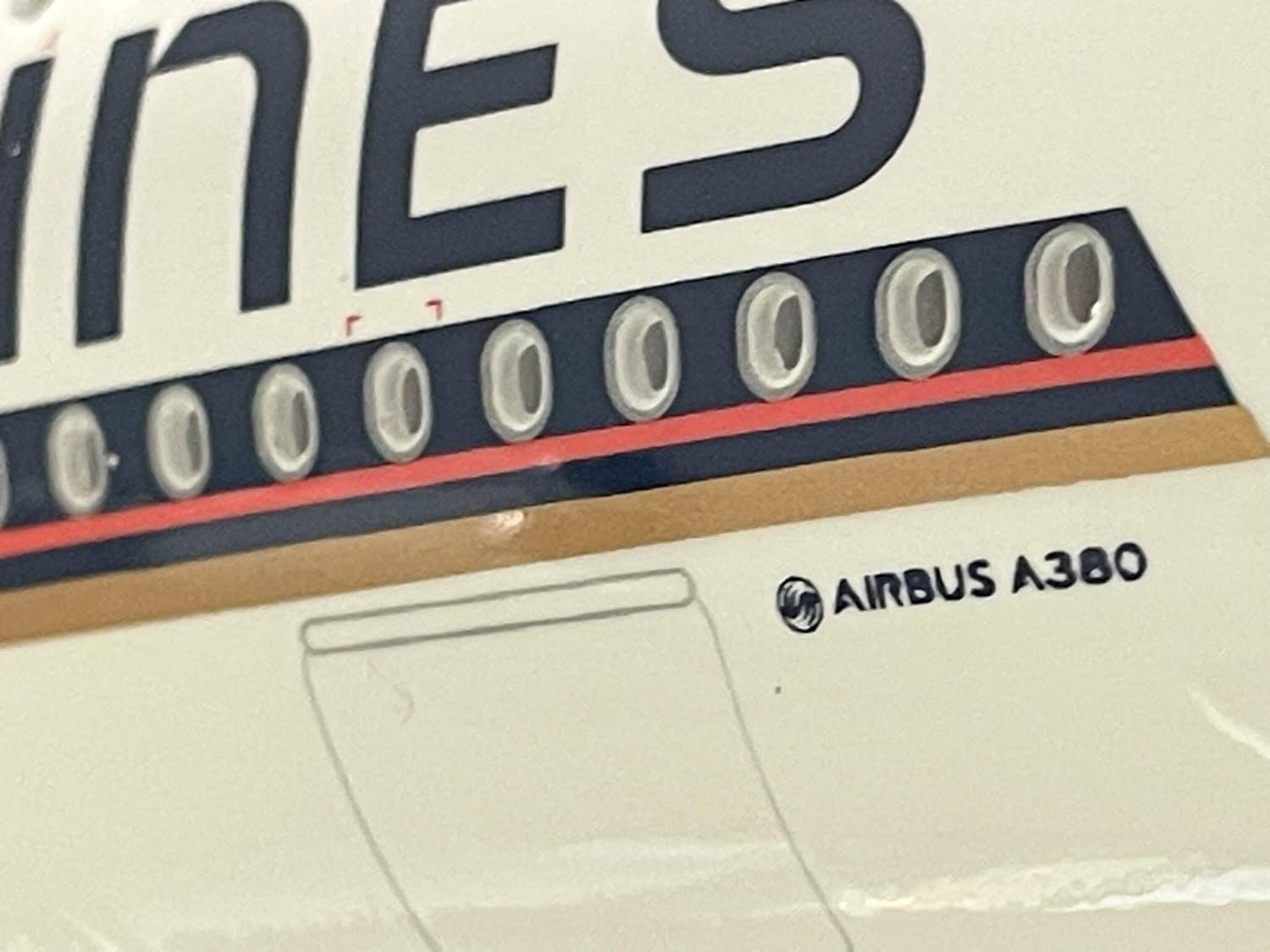 AIRPLANE DIE CAST SINGAPORE AIRLINES AIRBUS A380 WITH LED LIGHT DISPLAY 47CM