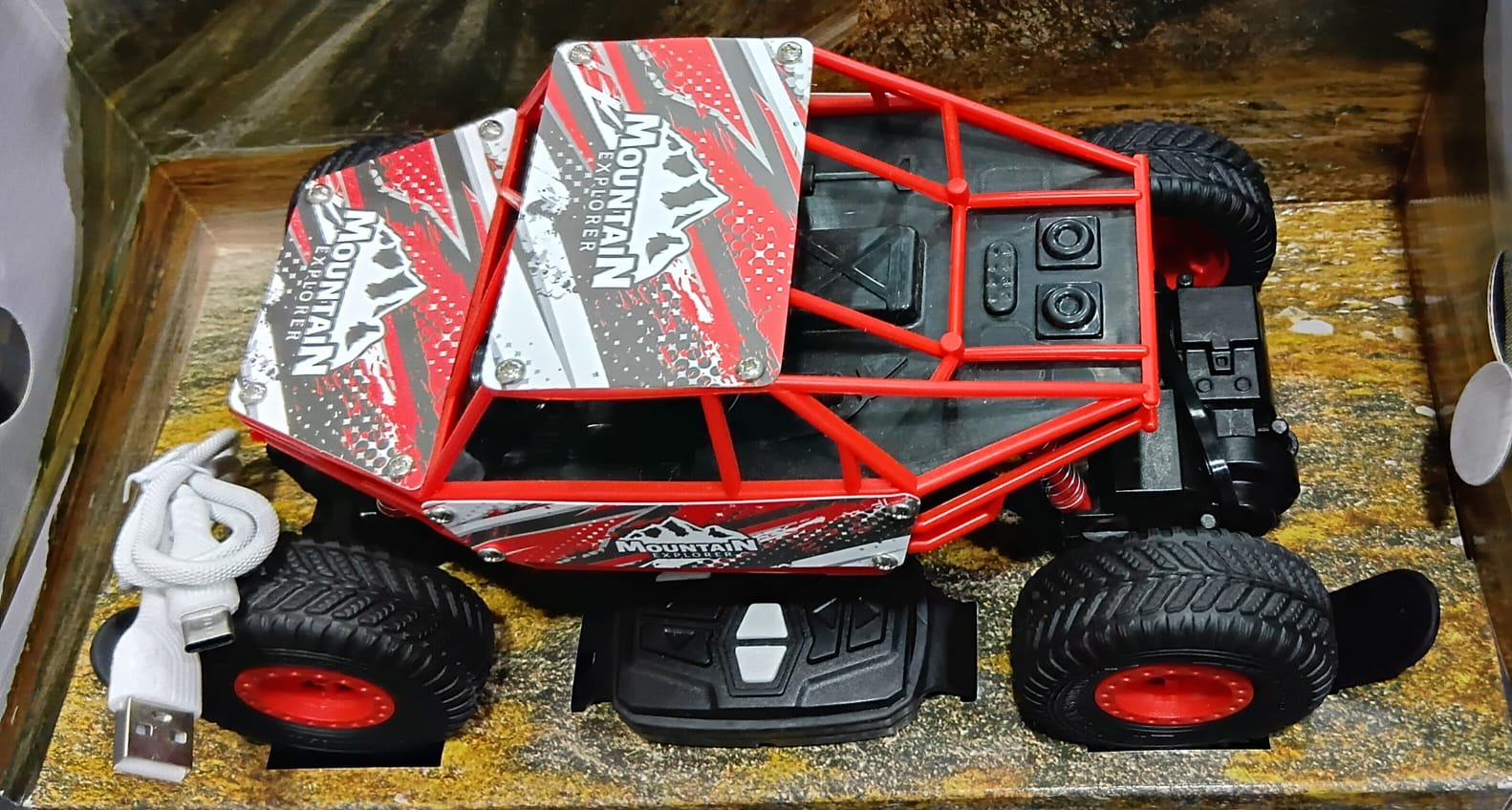 MIRANA DUSTER WATCH REMOTE 2WD, SCALE 1:20, ALL TERRAIN VEHICLE, 2.4 GHZ RANGE, 1200 MAH BATTERY, C-TYPE RECHARGEABLE BATTERY, 1.5*POWERFULL BOOST (RED)