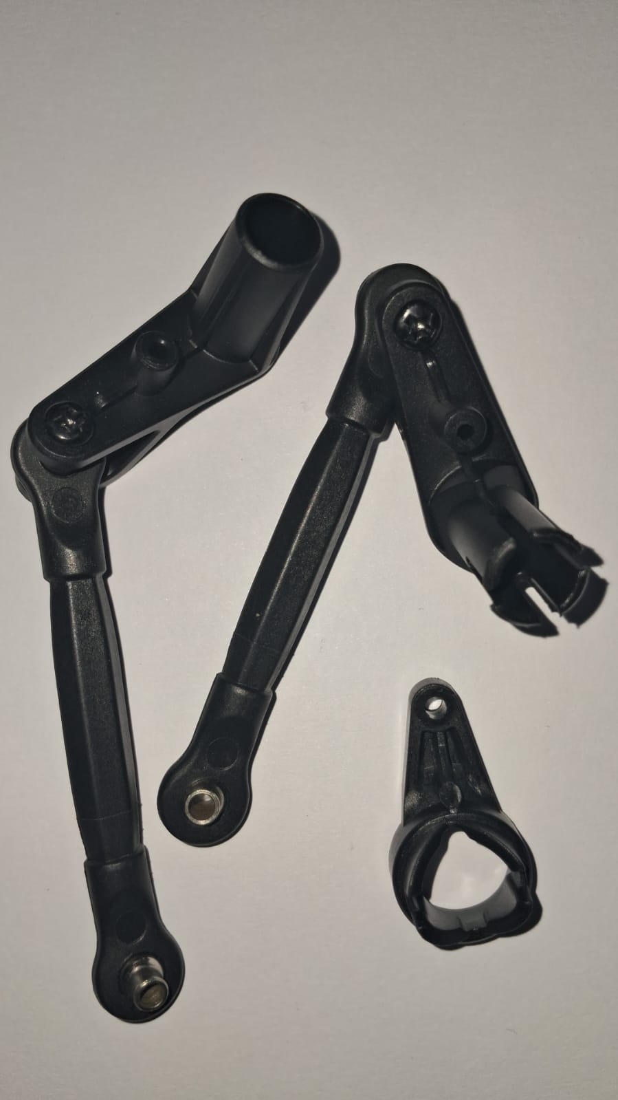 STEERING ASSEMBLY FOR 1:10 RC CAR
