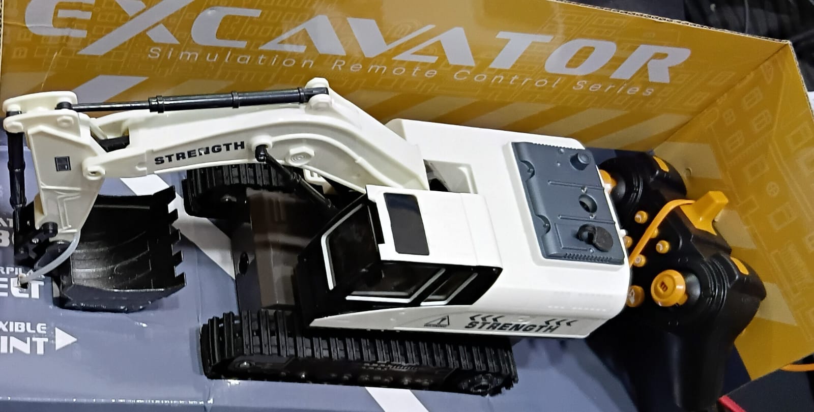 RC EXCAVATOR 9995 2.4G 11CH OPTIONAL ALLOY 680 DEGREE ROTATION (WHITE)