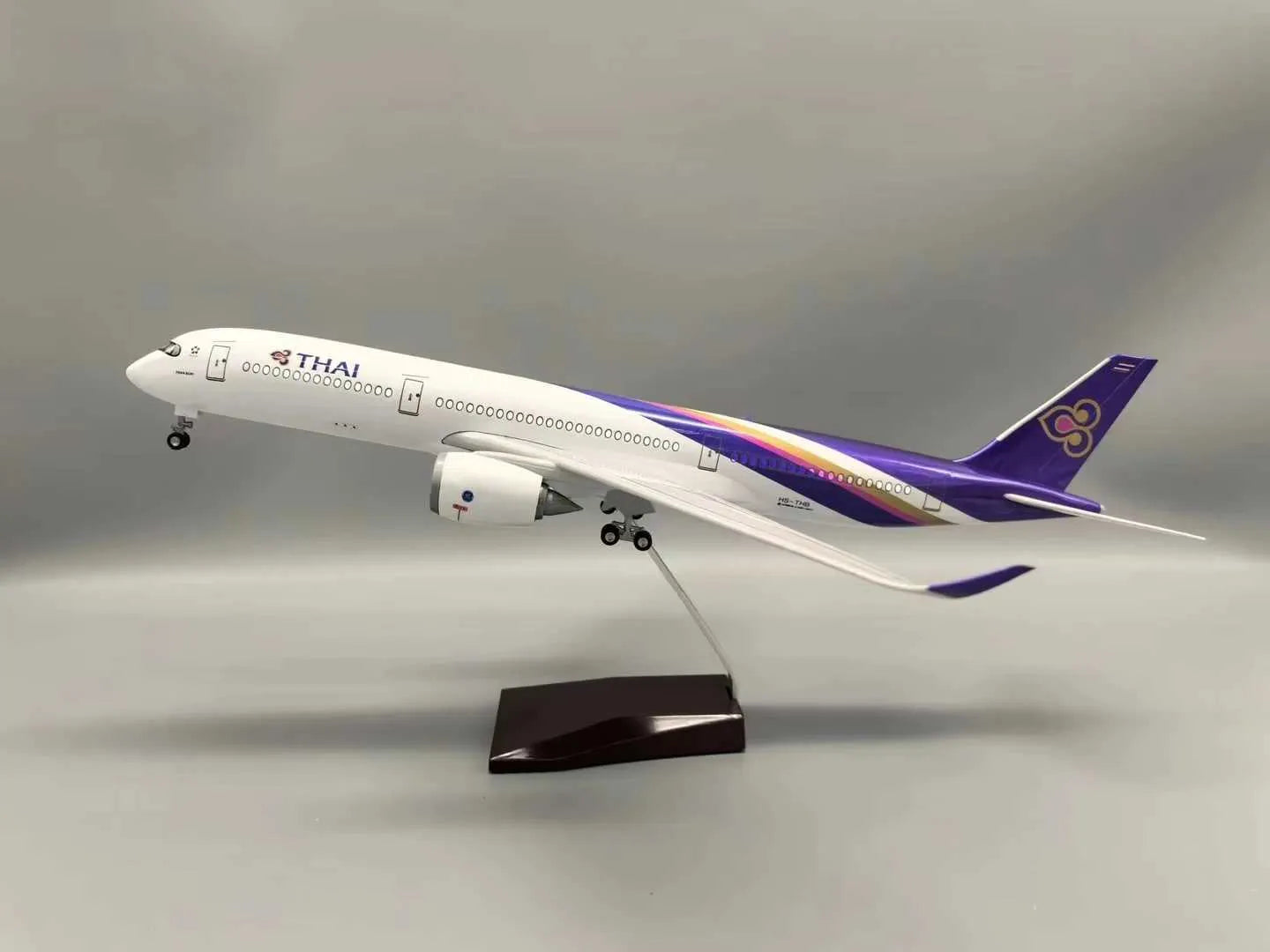 AIRPLANE DIECAST THAI HS-THB AIRBUS A350-900 WITH LED LIGHT DISPLAY 47CM