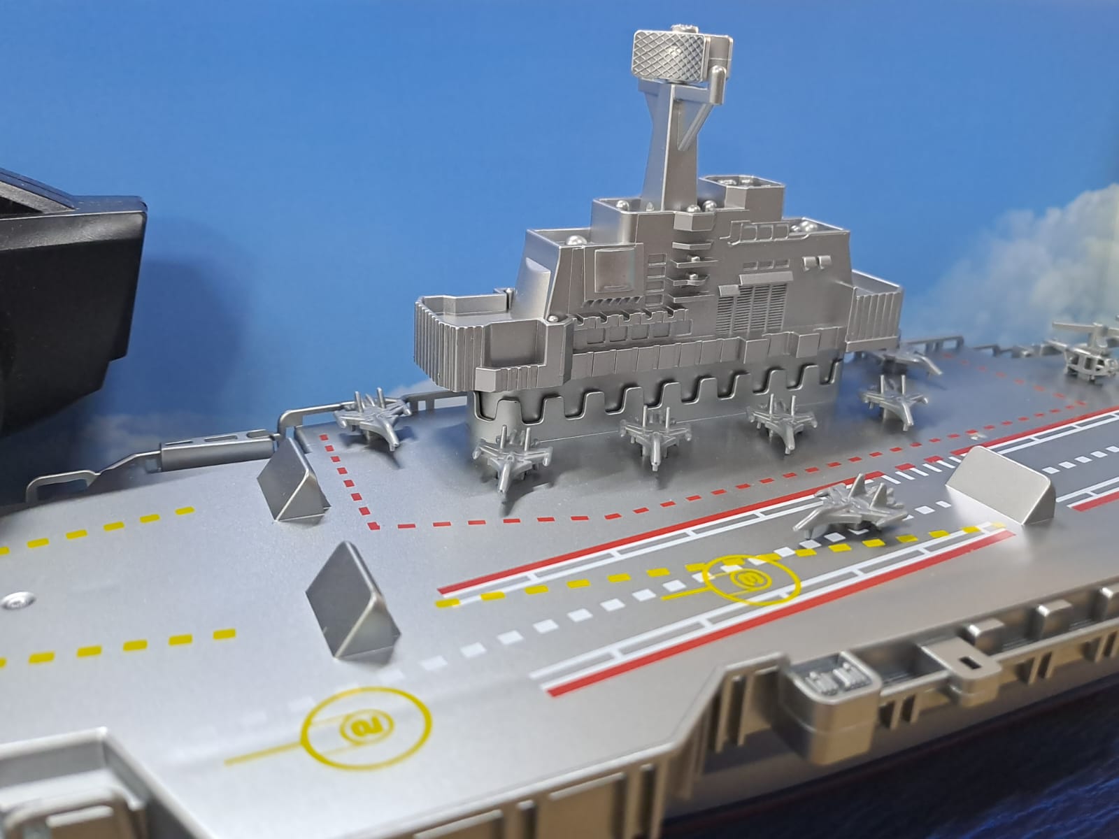 RC WARSHIP SEA WING STAR - AIRCRAFT CARRIER 6601