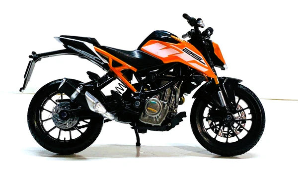BBURAGO  KTM 250 DUKE 1/18 DIECAST MODEL BIKE (28-91083