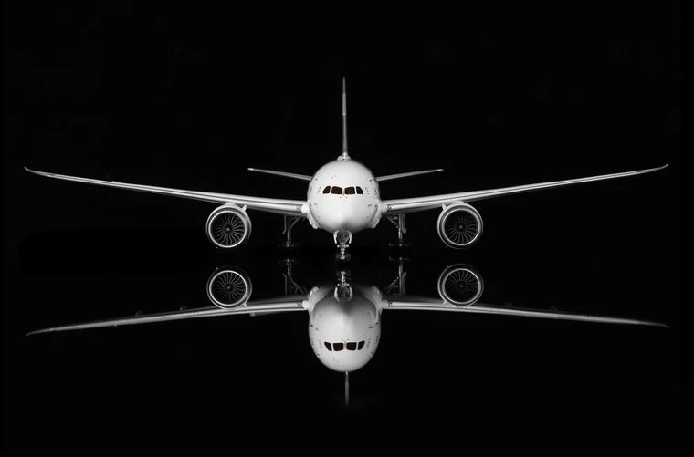 AIRPLANE DIECAST THAI HS-TQA BOEING 787-8 WITH LED LIGHT DISPLAY 47CM
