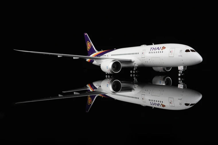 AIRPLANE DIECAST THAI HS-TQA BOEING 787-8 WITH LED LIGHT DISPLAY 47CM
