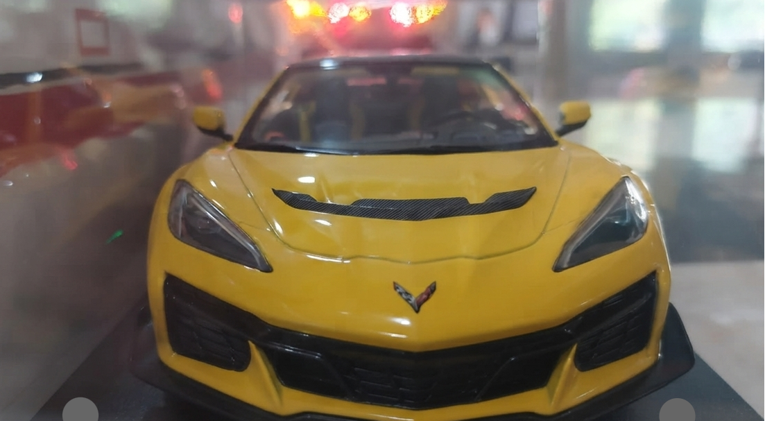 MAISTO 52927YL 1/24 CORVETTE ZR1 COUPE DIECAST METAL