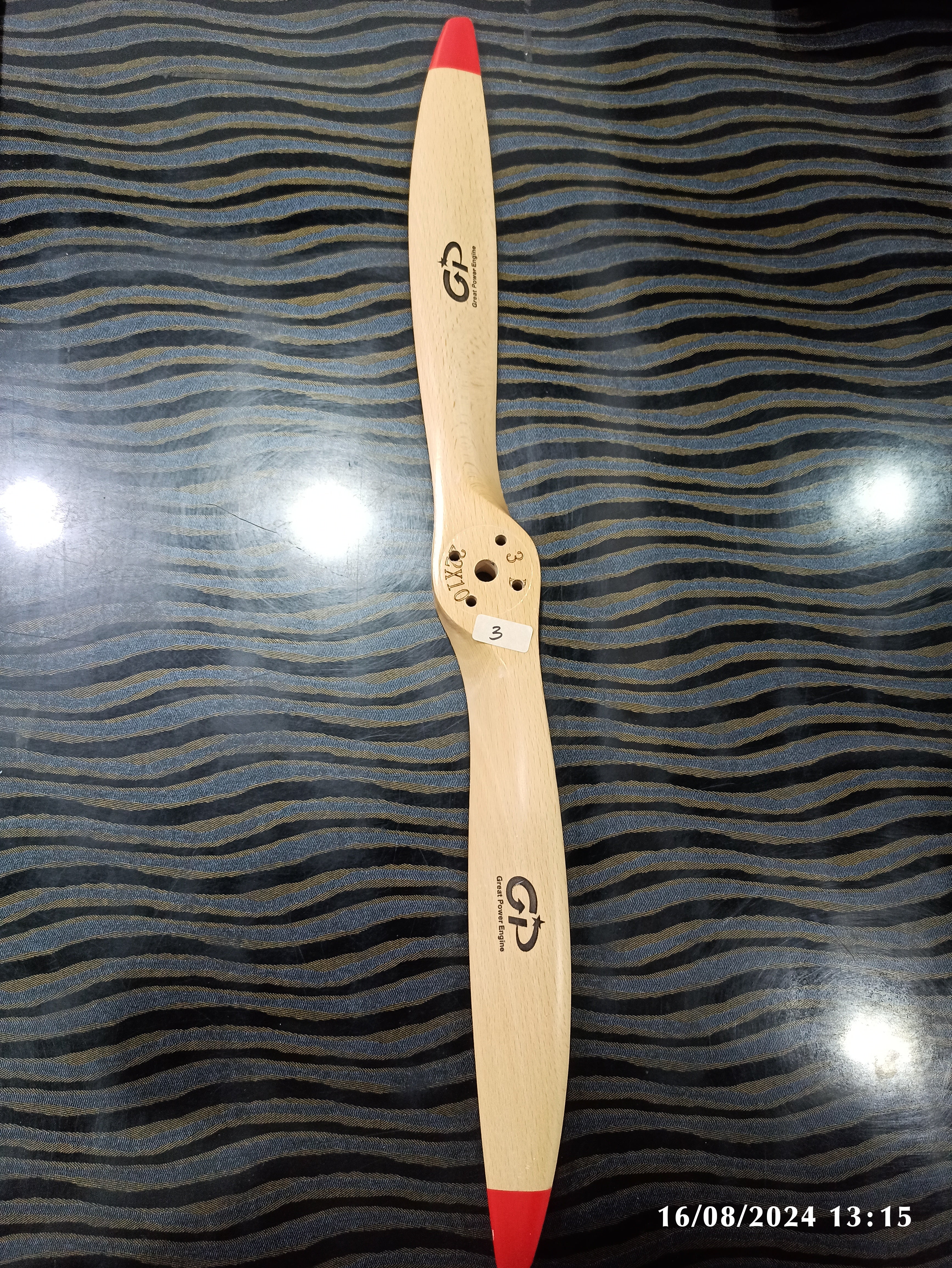 GP WOODEN PROPELLER 22X10 PRE-OWNED QUALITY