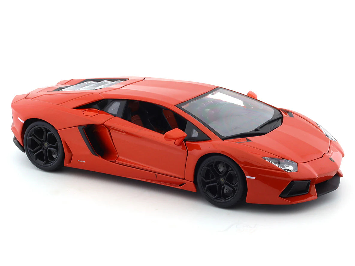 BBURAGO LAMBORGHINI AVENTADOR LP700-4 1:18  DIECAST SCALE MODEL 18-91033X