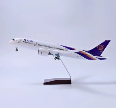 AIRPLANE DIECAST THAI HS-TQA BOEING 787-8 WITH LED LIGHT DISPLAY 47CM