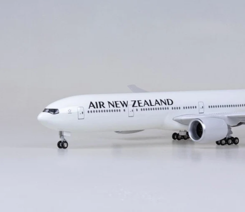 AIRPLANE DIECAST AIR NEW ZEALAND ZK-OKN BOEING 777-300ER WITH LED LIGHT DISPLAY 47CM