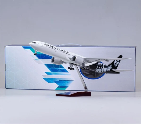 AIRPLANE DIECAST AIR NEW ZEALAND ZK-OKN BOEING 777-300ER WITH LED LIGHT DISPLAY 47CM