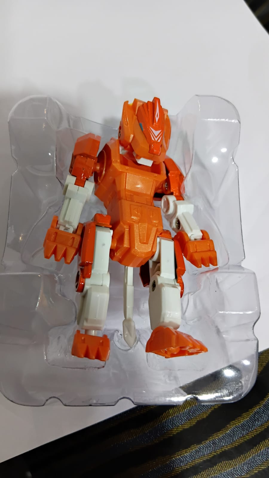 DIE CAST TRANSFORMING ROBOT TOYS DUAL ALLOY DEFORM METALBOY WITH LION KING VS HUMAN FORM