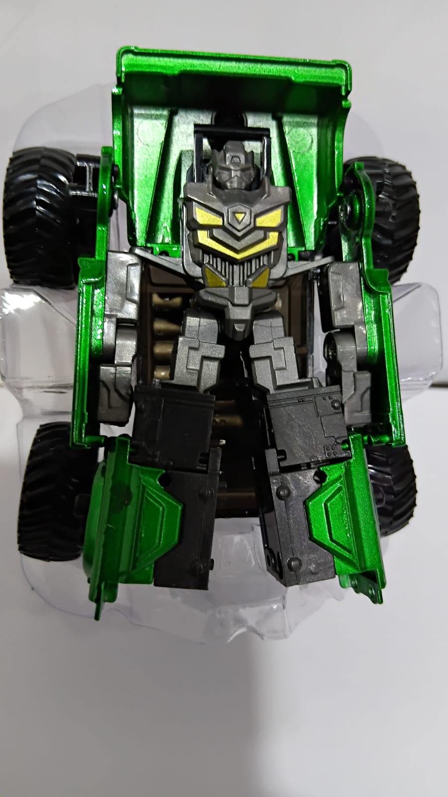 DIE CAST TRANSFORMING ROBOT TOYS DUAL ALLOY DEFORM METALBOY WITH SHIELD GUARD VS MOUNTAIN