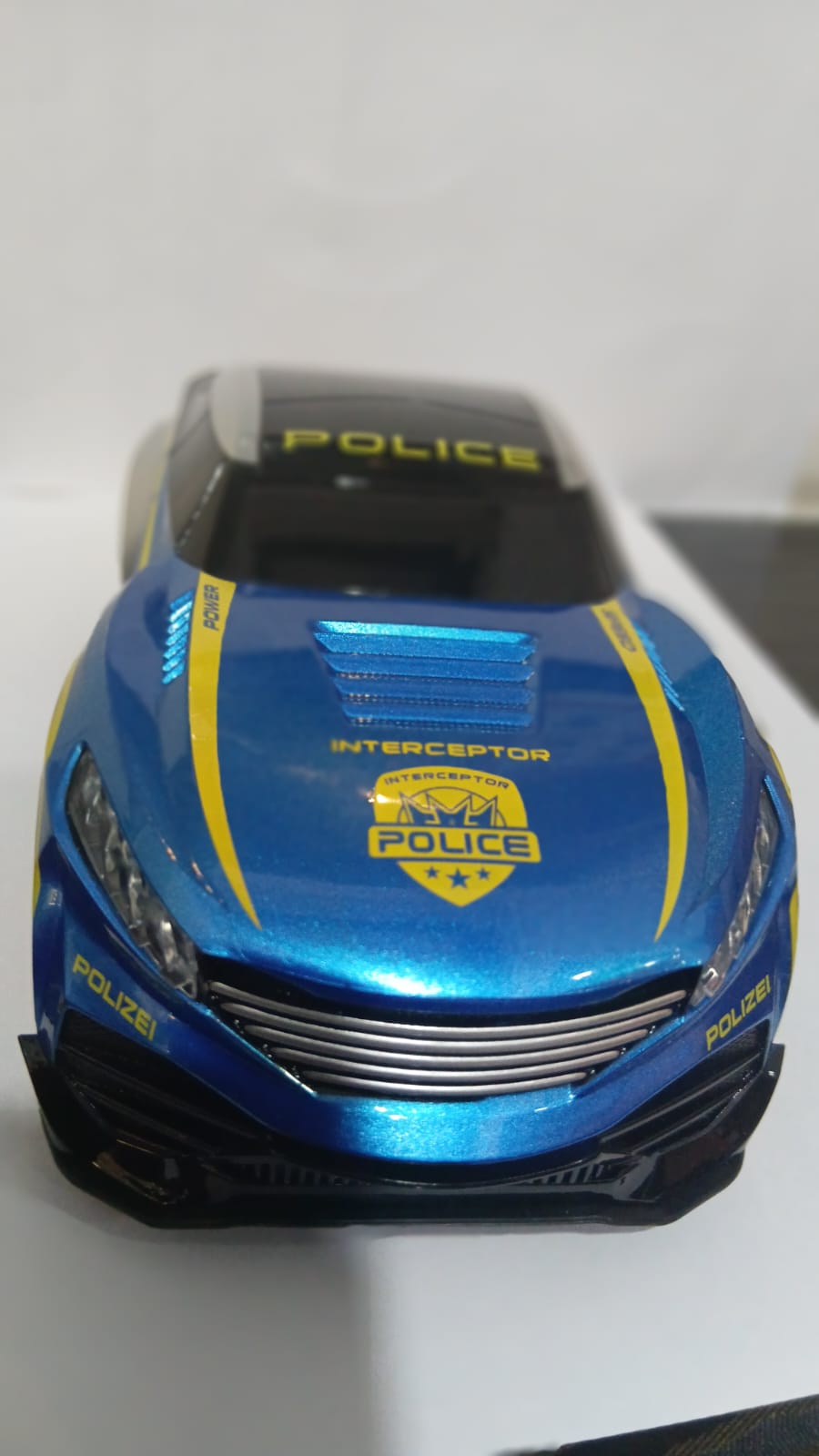 VOICE BROADCAST RC POLICE CAR MODEL NO: R-256S