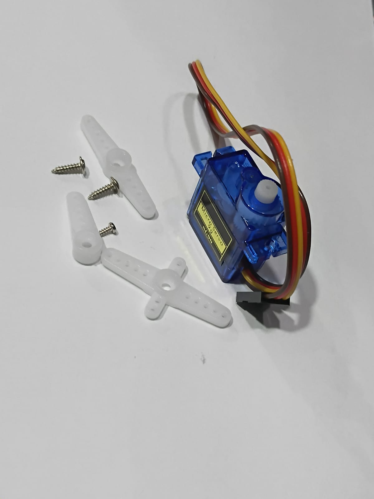 SERVO SG 90 9Gm MINI MICRO180 DEGREES 5V(Plastic)