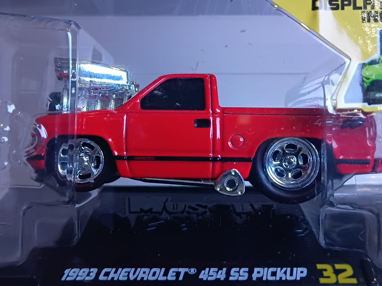 MAISTO MUSSCLE MACHINE RED 1/64 SCALE SERIES 6 1993 CHEVROLET 454 SS PICKUP (MODEL 32) CODE 15526