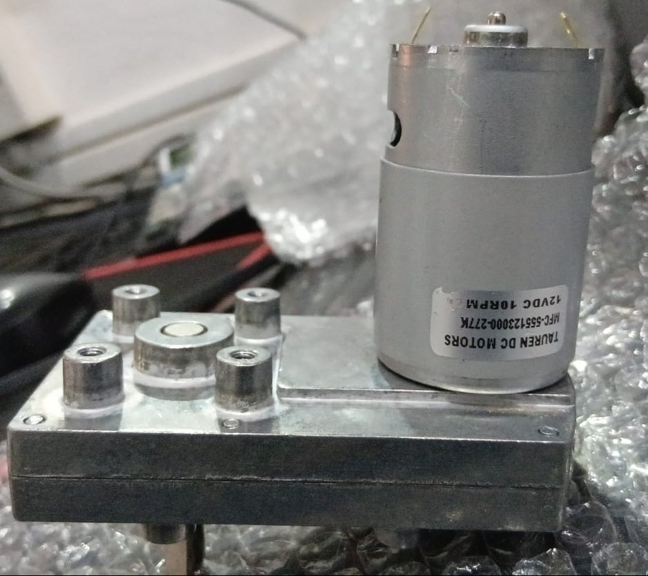 12V RECTANGLE GEAR / GEARED MOTOR 1 TAUREN DC MOTOR MFC-555123000-277K 12V DC 10RPM