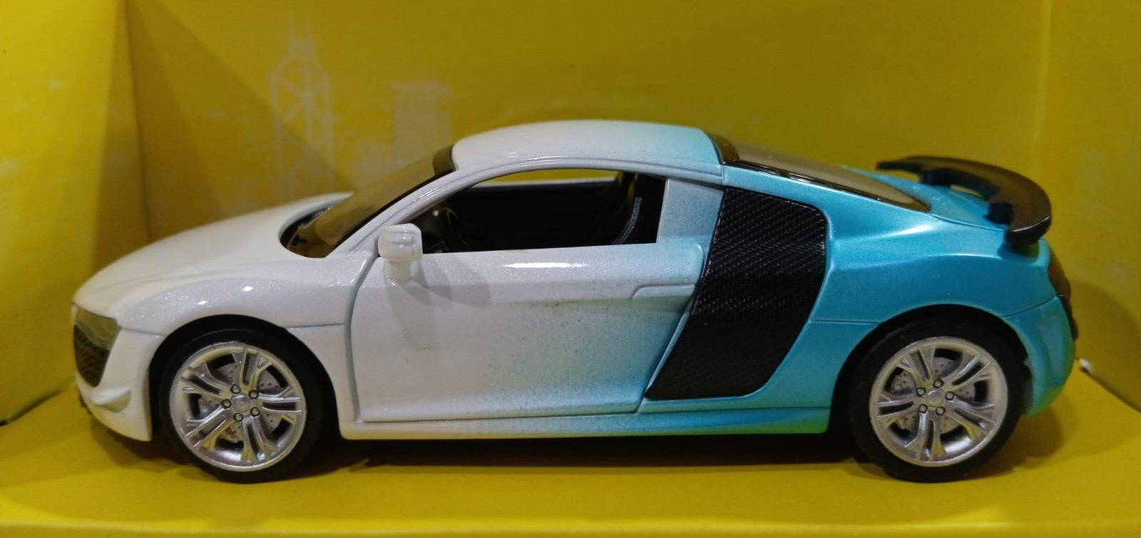 CCA 1:36 AUDI R8 GT DIECAST MODEL 12004 CAR WHITE/BLUE