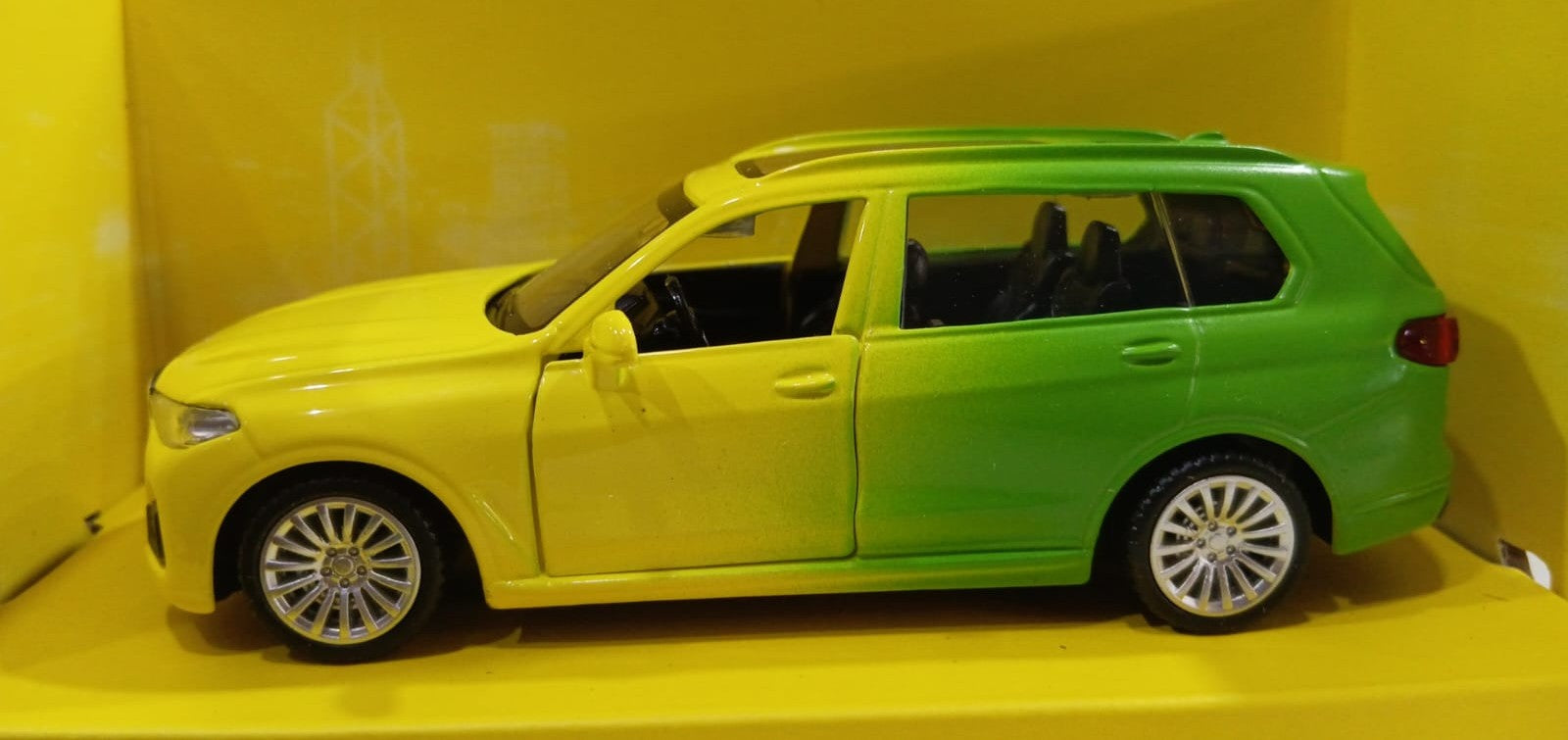 CCA 1:36 BMW X7 DIECAST MODEL 12001 CAR YELLOW/GREEN